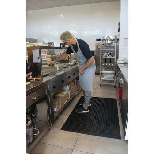 Anti-Fatigue Matting, Slotted, 3' x 5' x 7/8", Black, Natural Rubber - Image 3