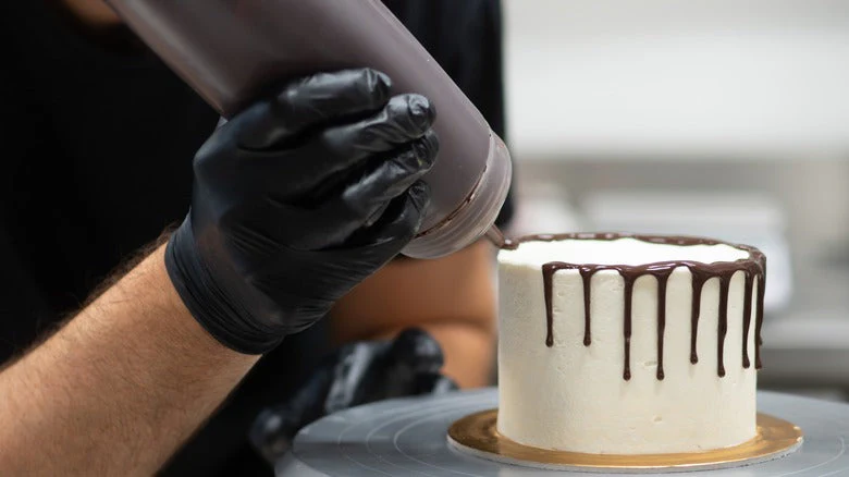 Chocolate Topping - 1 KG Squeeze Bottle - Rubicone Canada - Ships Free Within Canada on Orders Above CAD $199 - Image 2