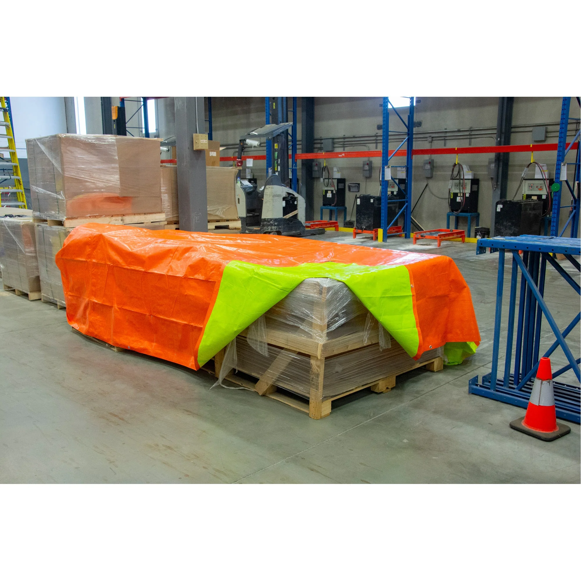 High-Visibility Heavy-Duty Woven Tarp, Polyethylene, Green/Orange, 20' x 30' x 12 mils - Image 4