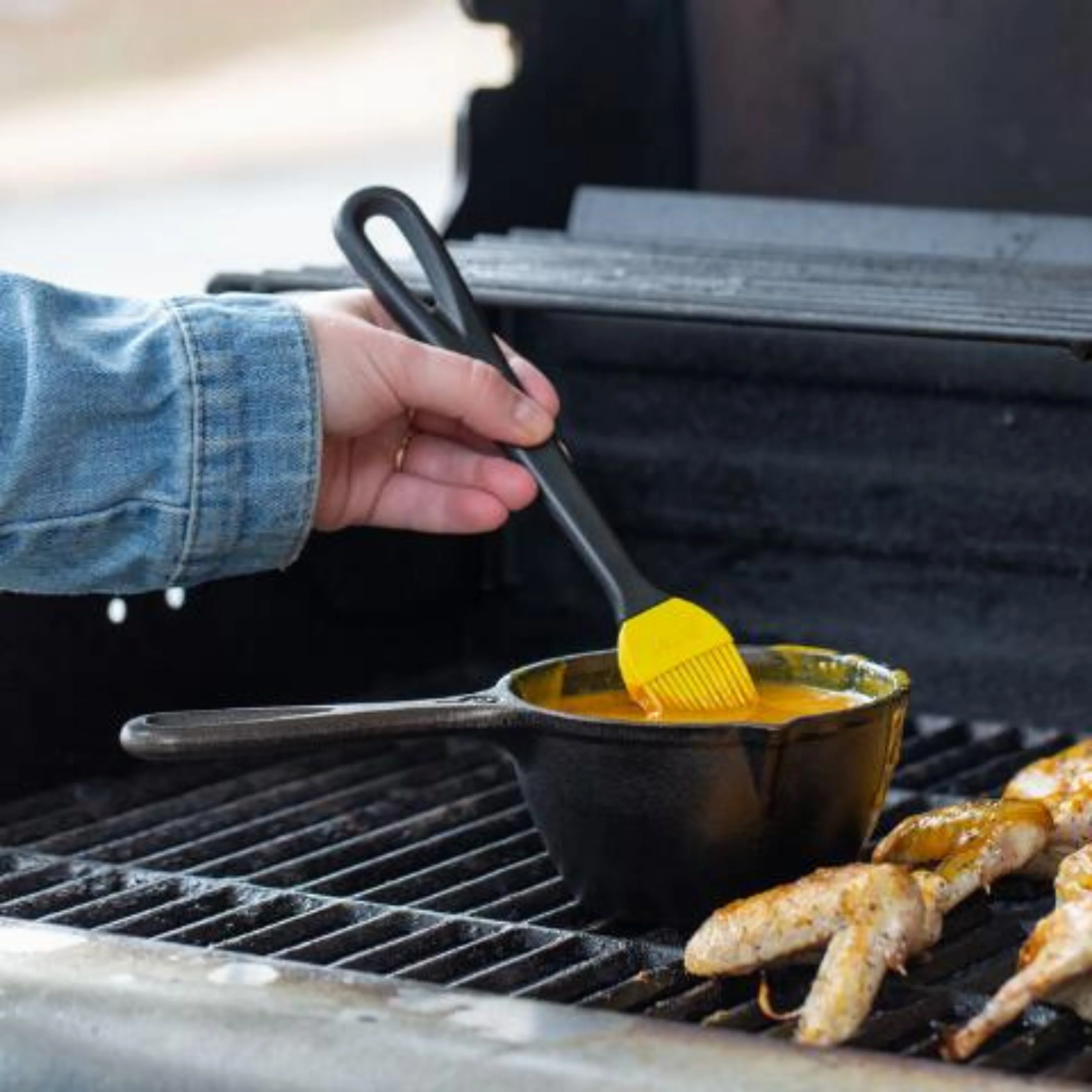 Jim Beam Pre-Seasoned Cast Iron Basting Pot for Grilling - Image 6