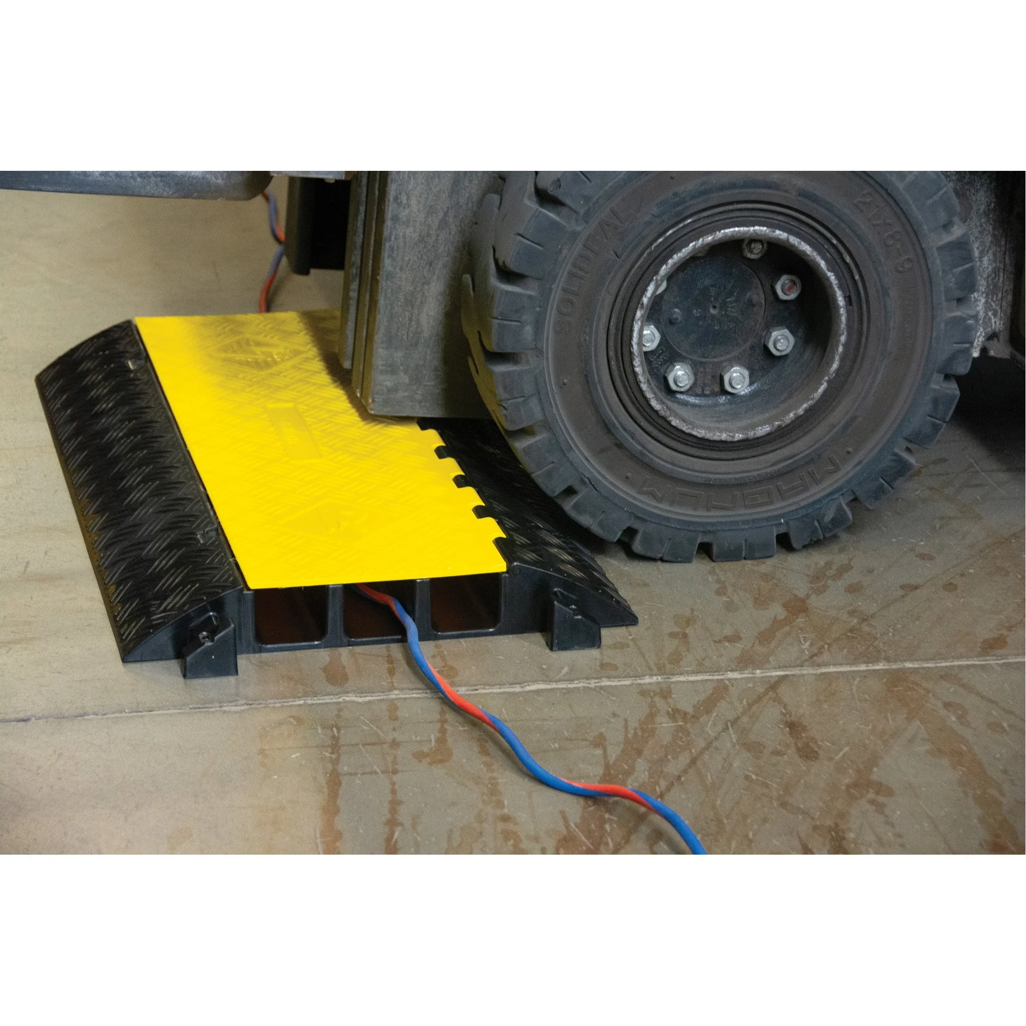 Polyurethane Cable Protector, 3 Channels, 35.43" L x 19.69" W x 3" H - Image 6