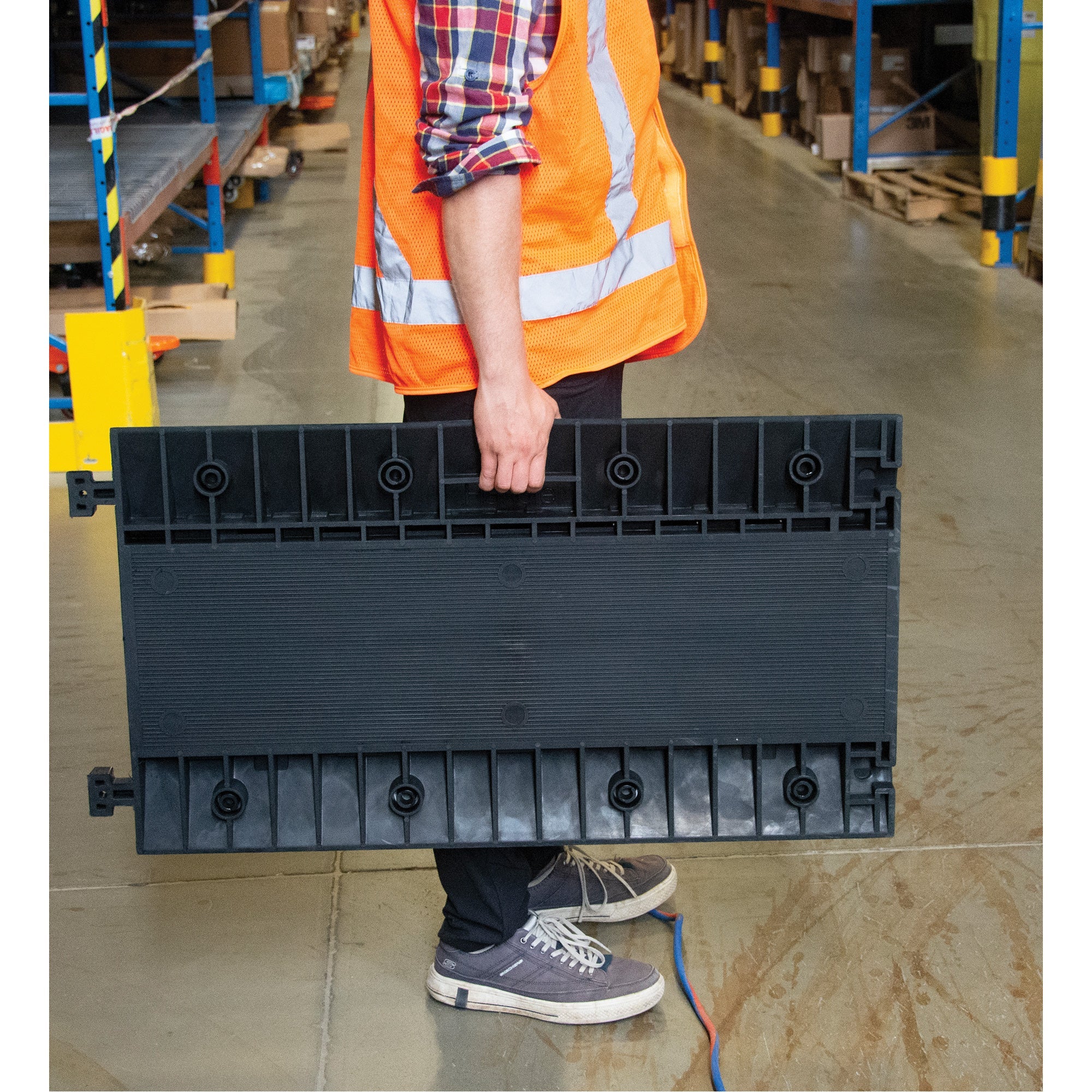 Polyurethane Cable Protector, 5 Channels, 35.43" L x 19.69" W x 2" H - Image 8