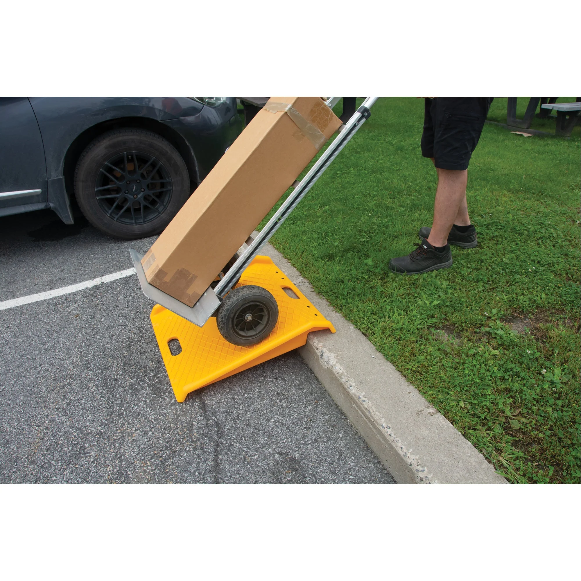Portable Poly Hand Truck Curb Ramp, 1000 lbs. Capacity, 27" W x 27" L - Image 5
