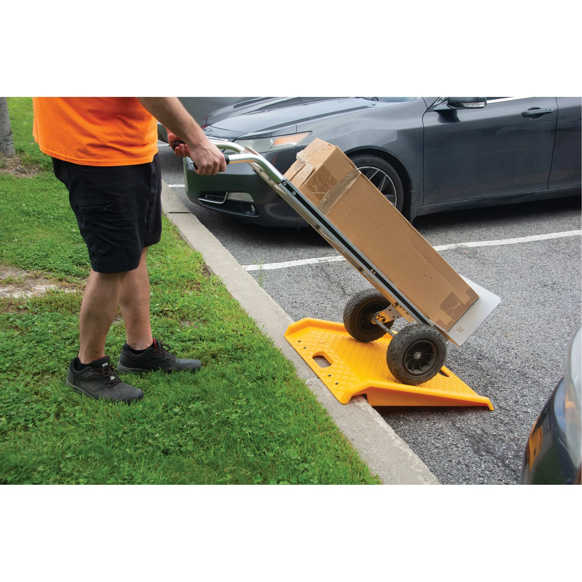 Portable Poly Hand Truck Curb Ramp, 1000 lbs. Capacity, 27" W x 27" L - Image 6