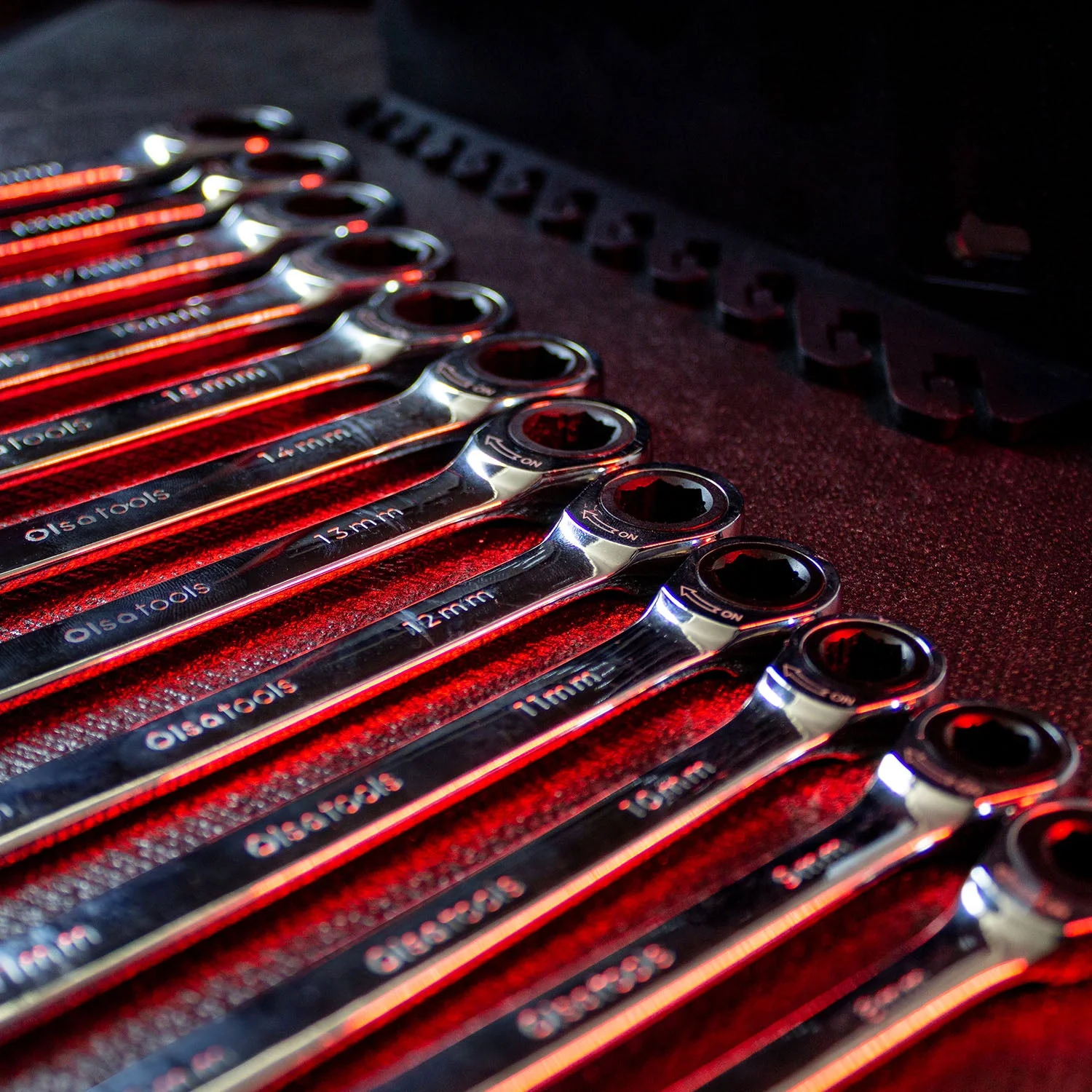 Ratcheting Wrench Set with Magnetic Wrench Organizer - Image 22