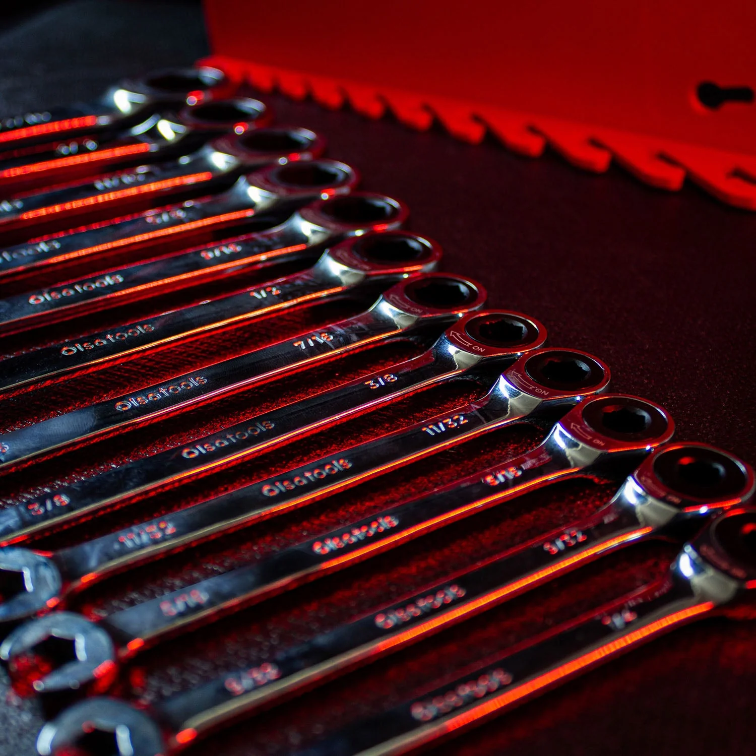 Ratcheting Wrench Set with Magnetic Wrench Organizer - Image 26