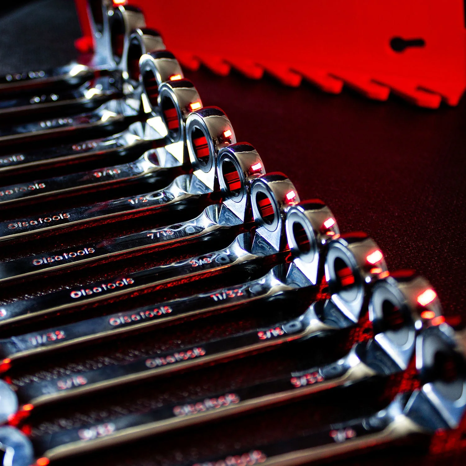 Ratcheting Wrench Set with Magnetic Wrench Organizer - Image 28