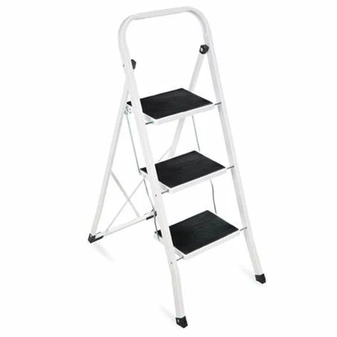 S011845 3-Step Steel Ladder, White