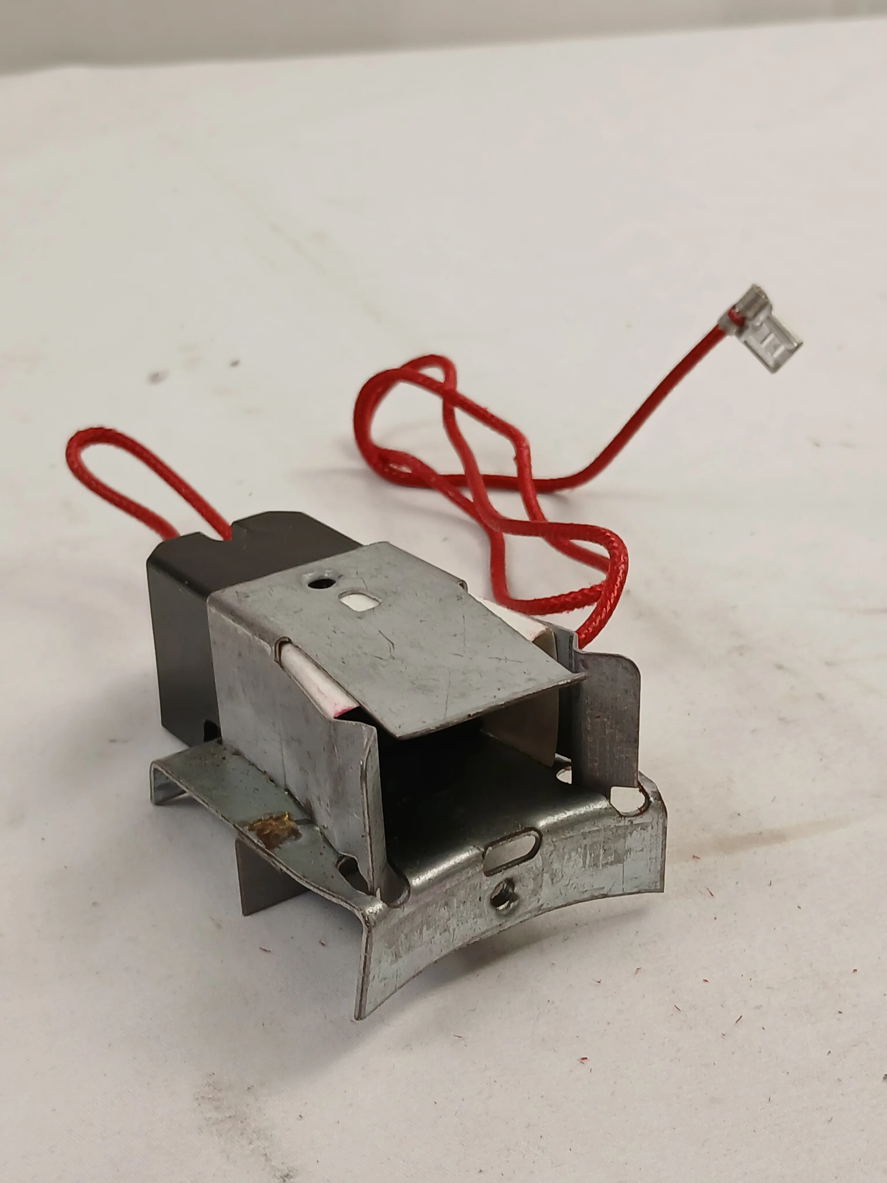 WG02F05816 Range Surface Element Receptacle - Image 4
