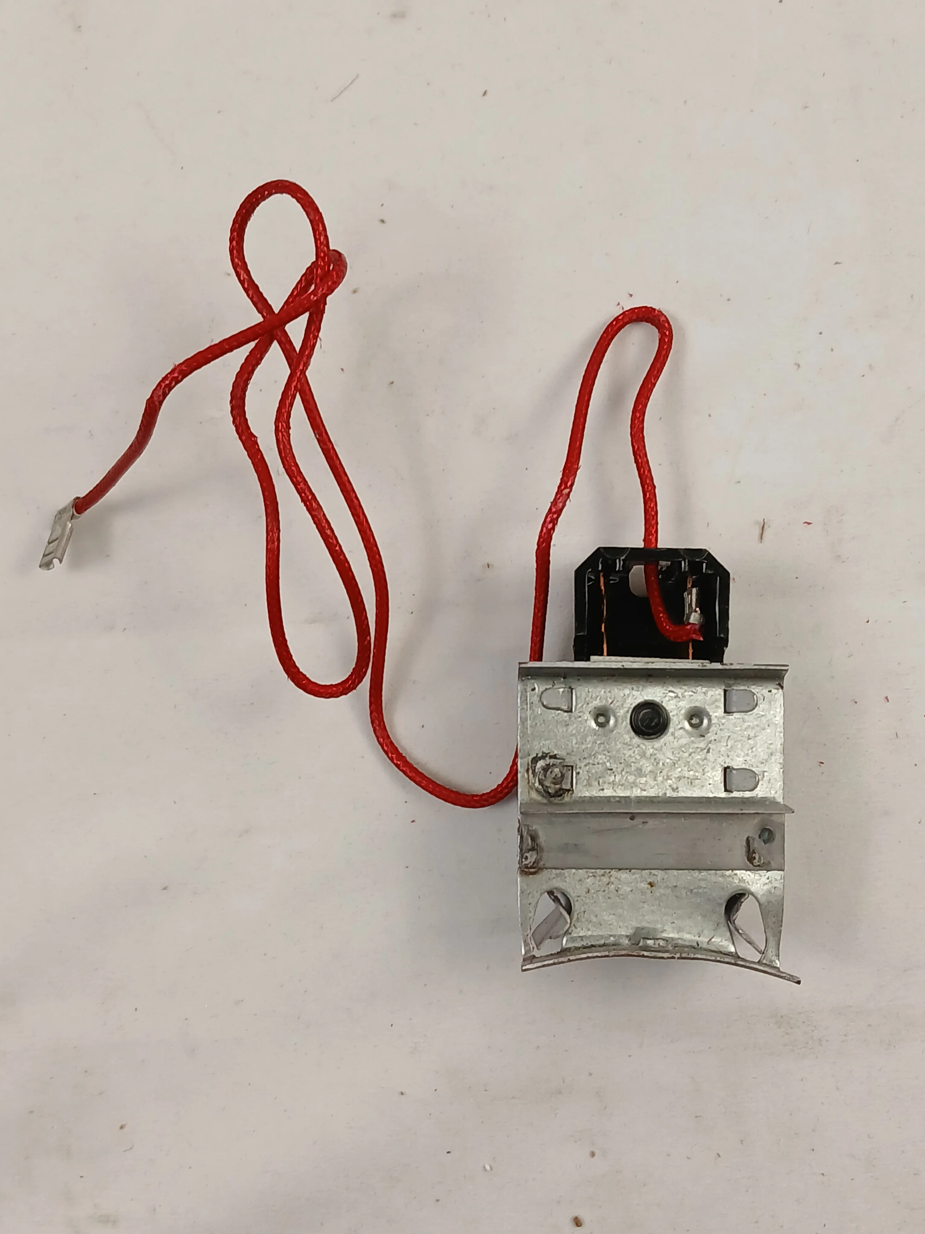 WG02F05816 Range Surface Element Receptacle - Image 5